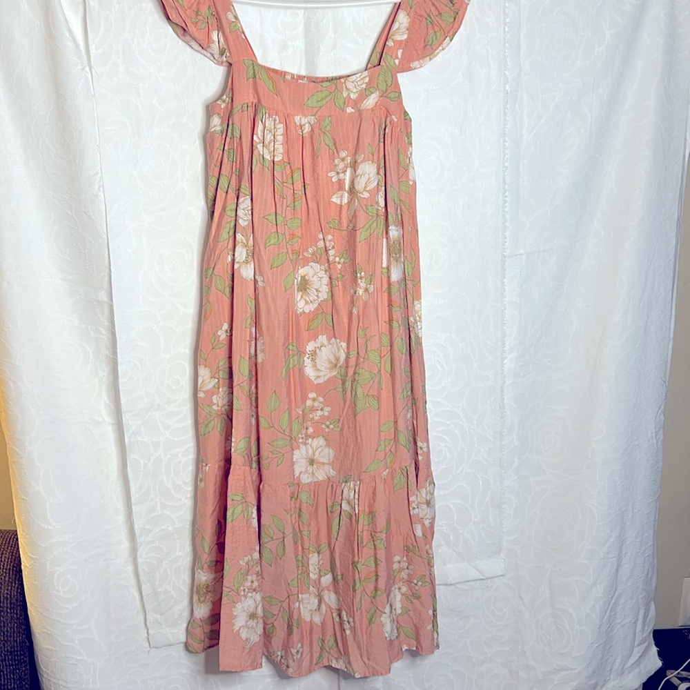 AUGUST SKY women’s peach colored floral A-line dress. Size Small.